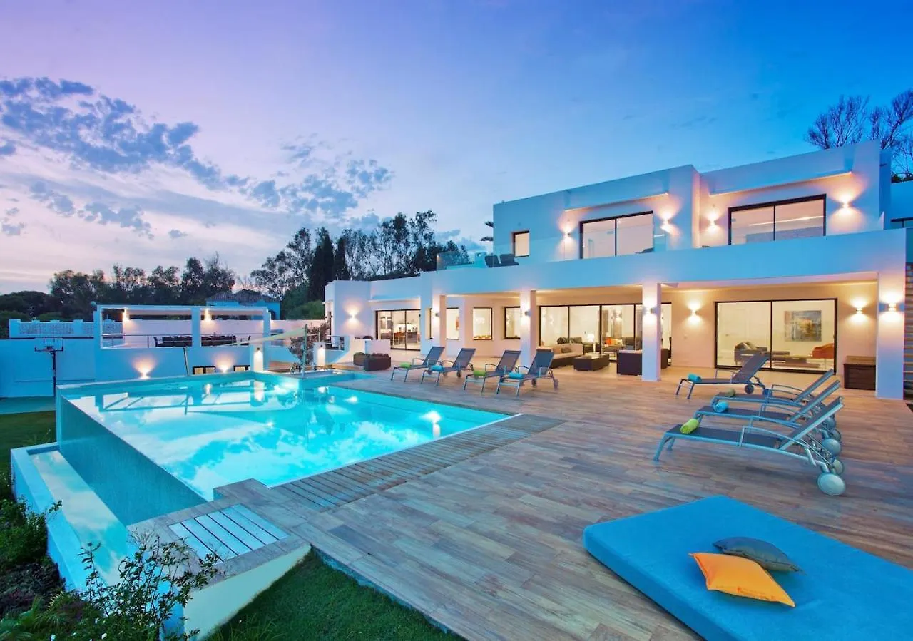 Extravagant 8 Bdrm Villa In Marbella, Beachside