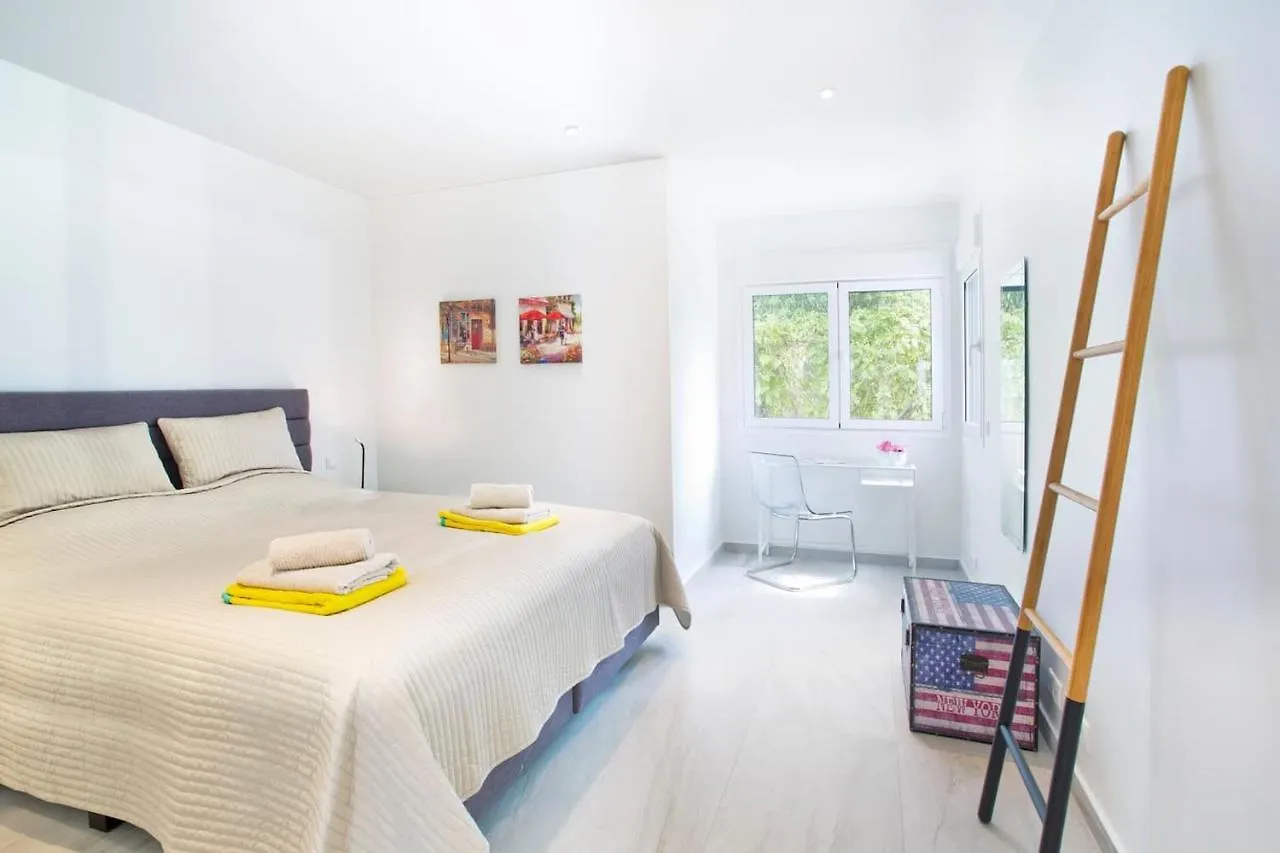 Extravagant 8 Bdrm Villa In Marbella, Beachside