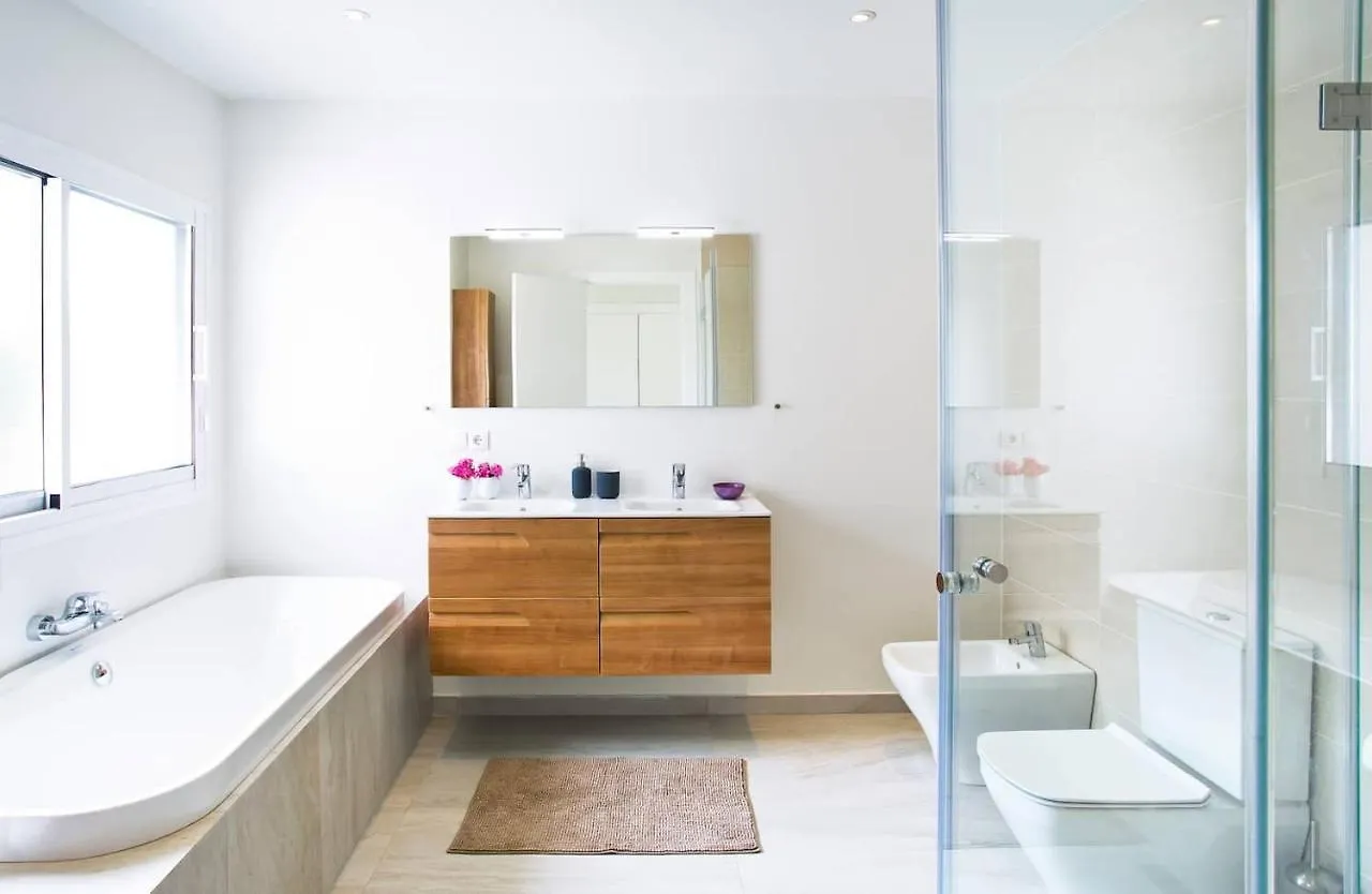 Extravagant 8 Bdrm Villa In Marbella, Beachside