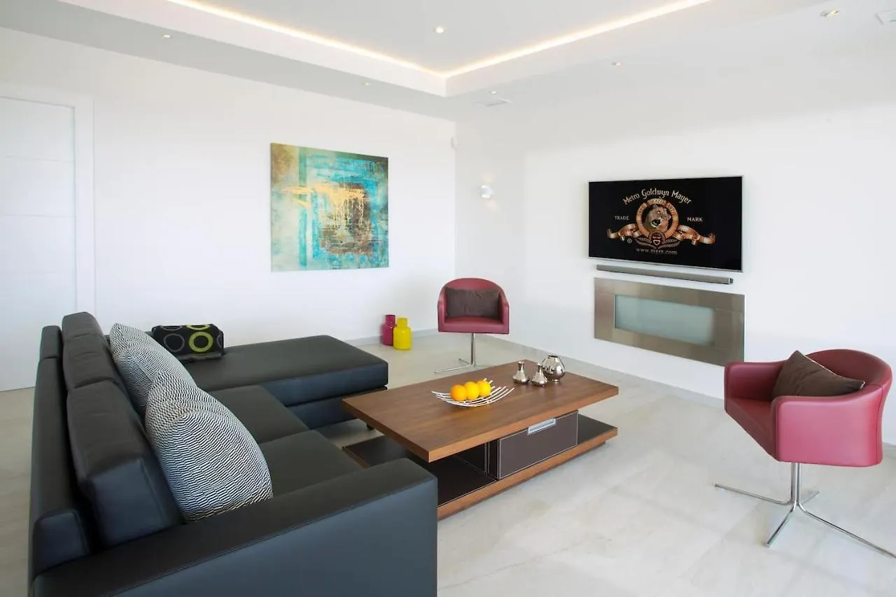 Extravagant 8 Bdrm Villa In Marbella, Beachside
