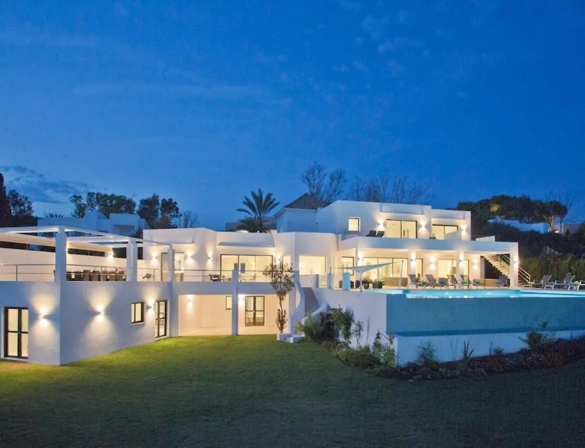 Extravagant 8 Bdrm Villa In Marbella, Beachside